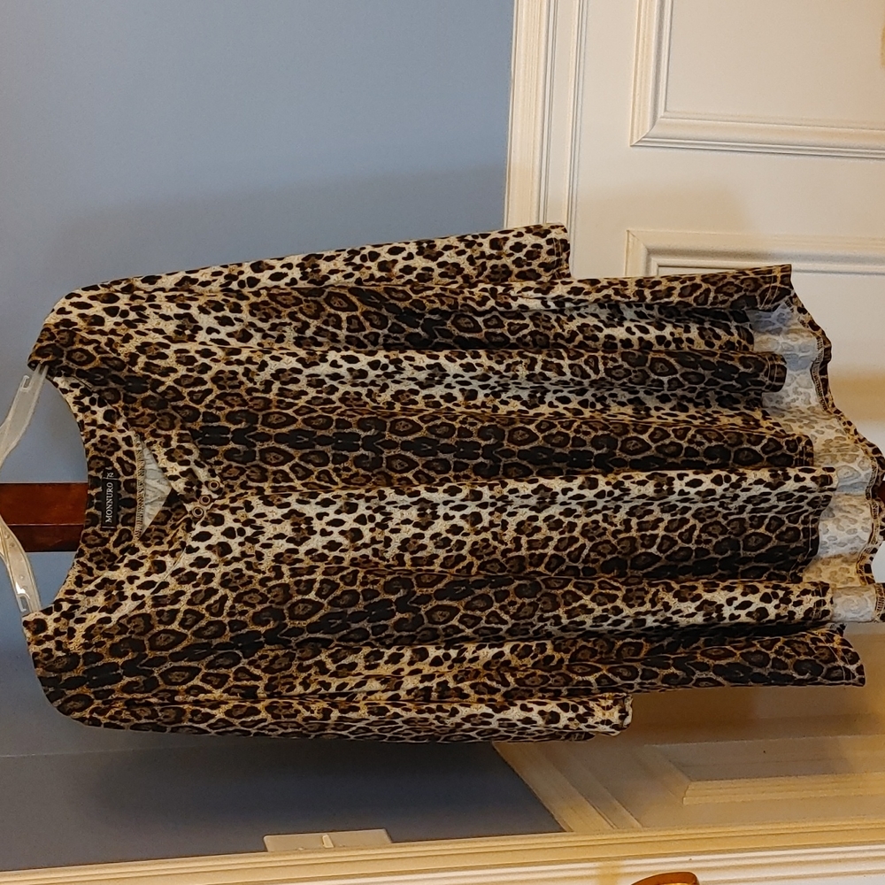 Leopard print tunic top